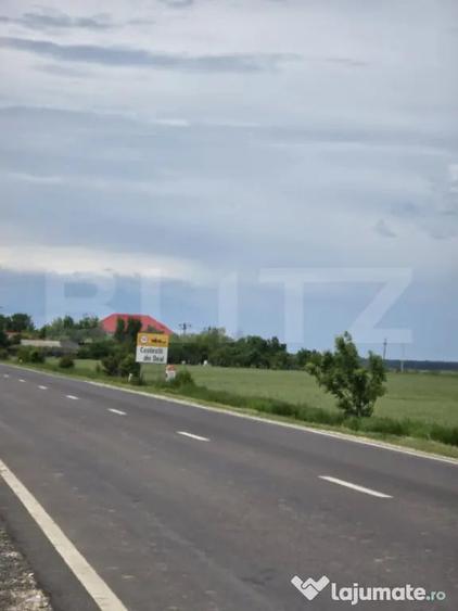 Teren de 3000 mp, în Costești