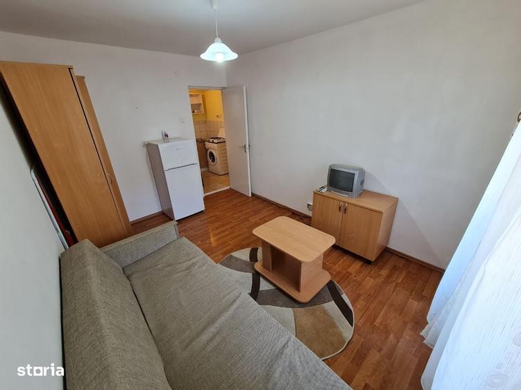 Inchiriez Garsoniera Zona Intim Podgoria Spitalul Judetean,Etaj 2. - 14