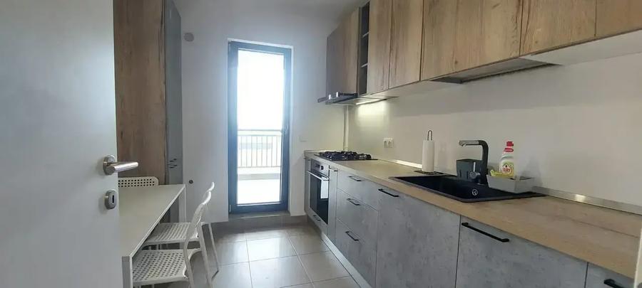 Apartament cu 3 camere decomandat, mobilat în Central