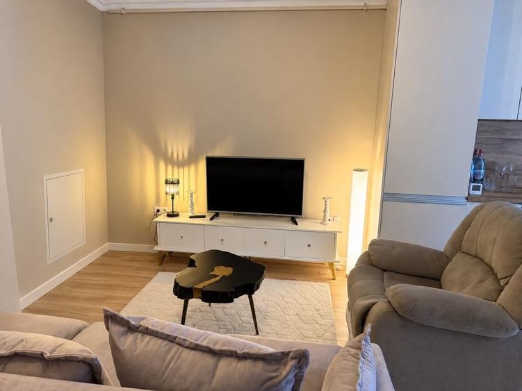 Apartament cu 2 camere decomandat în Calea Moldovei
