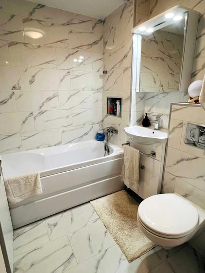 Apartament cu 3 camere decomandat în Decebal