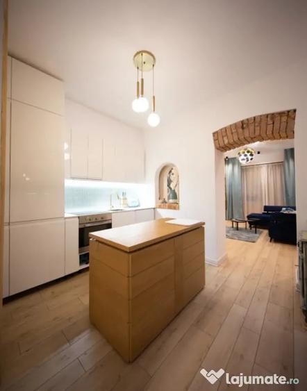 Apartament cu 3 camere semidecomandat în Semicentral