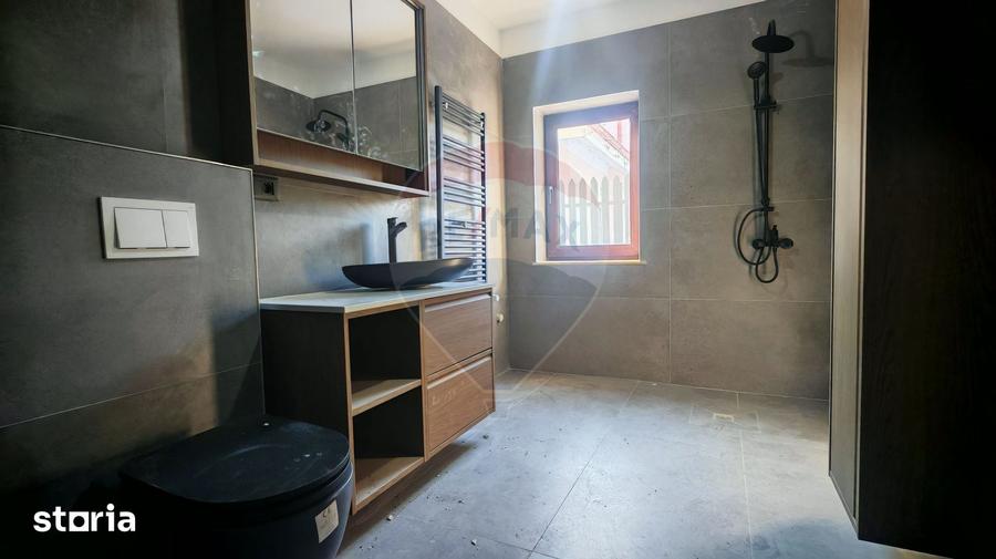 Casă cu 4 camere cu Teren 563 Mp în Corbeanca