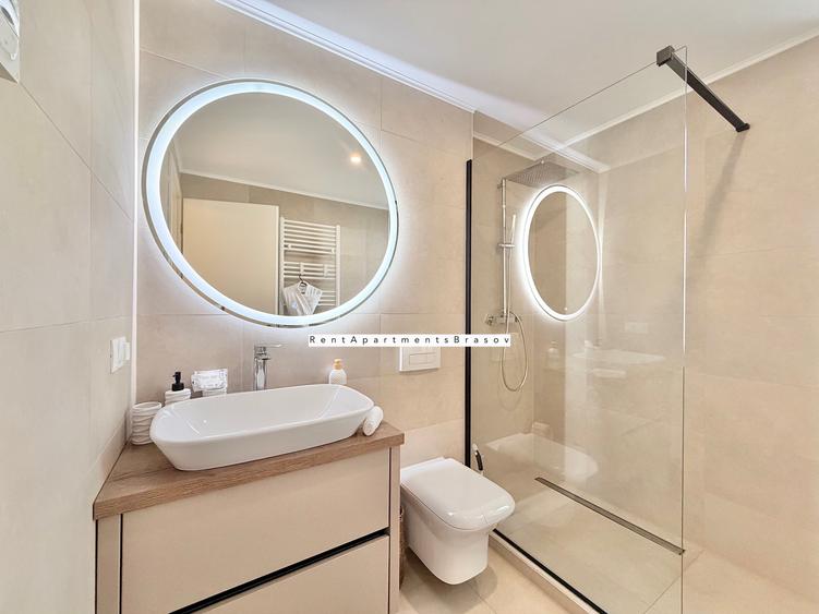 Apartament cu 4 camere decomandat în Tractorul