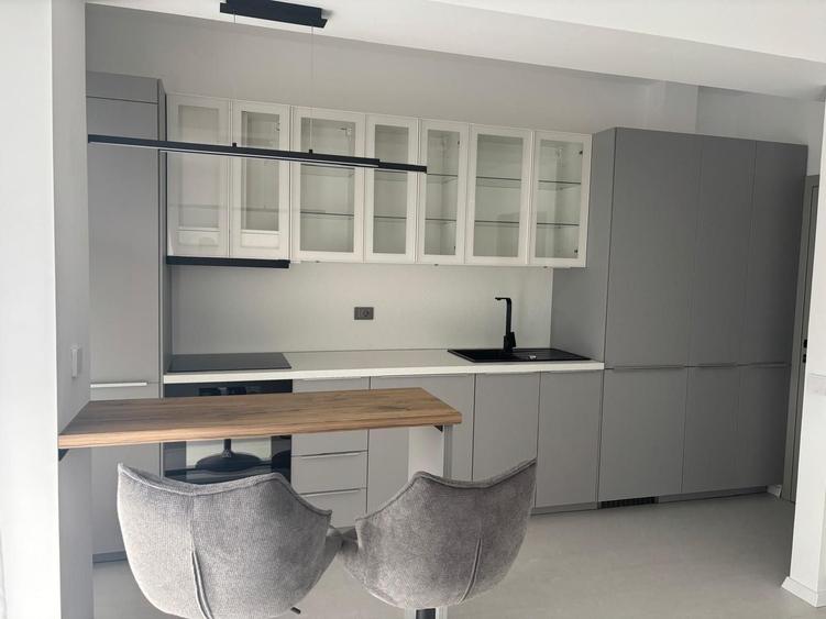 Apartament cu 2 camere semidecomandat, mobilat în Unirii