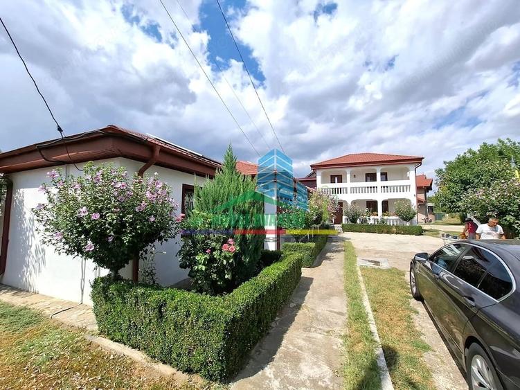 Casă cu 4 camere cu Teren 2428 Mp în Vest