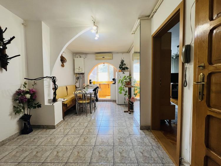 Apartament 3 camere, etaj 3, boxa - zona Torontalului - 1