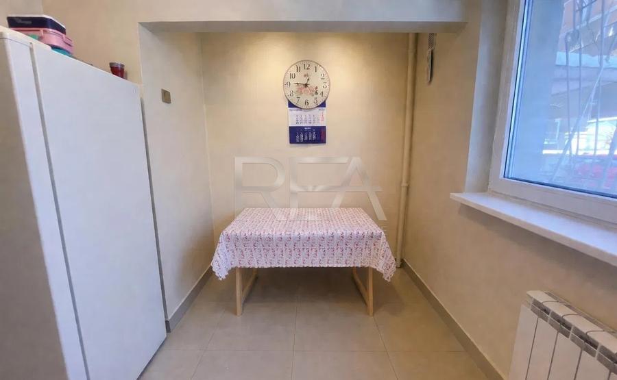 Apartament cu 3 camere semidecomandat, mobilat în Dorobanți