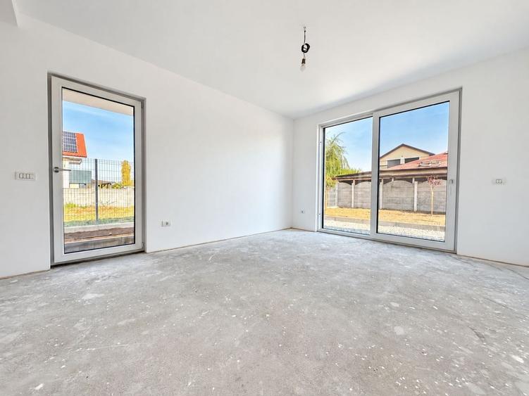 Duplex cu 4 camere cu Canalizare în Dumbrăvița