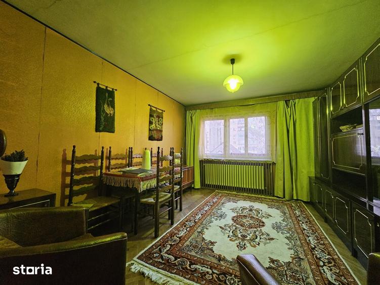 Apartament cu 4 camere în Piața Centrală