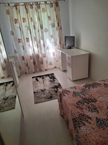 Apartament cu 3 camere semidecomandat în Tomis Nord