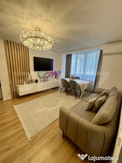 Apartament cu 3 camere semidecomandat în Central