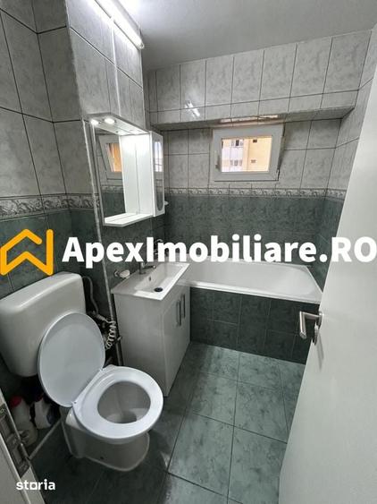 Apartament cu 3 camere decomandat în Obor