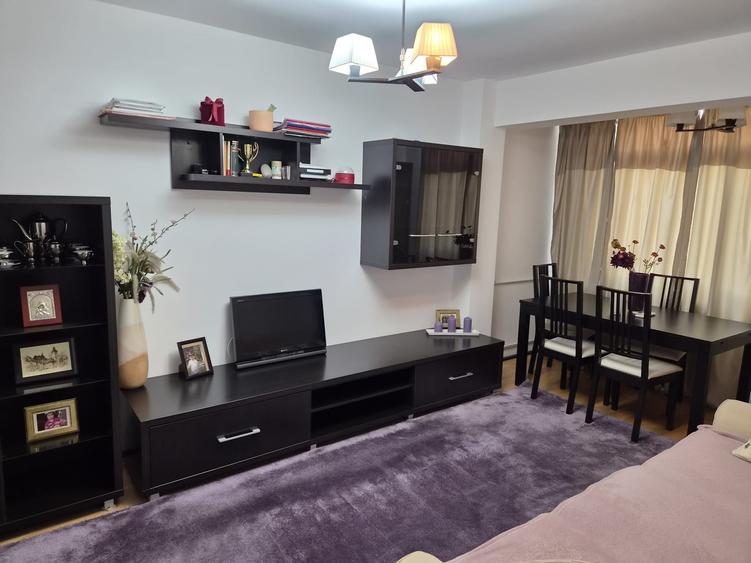 Apartament cu 2 camere decomandat, mobilat în Central