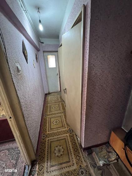 Apartament cu 3 camere în Uiești