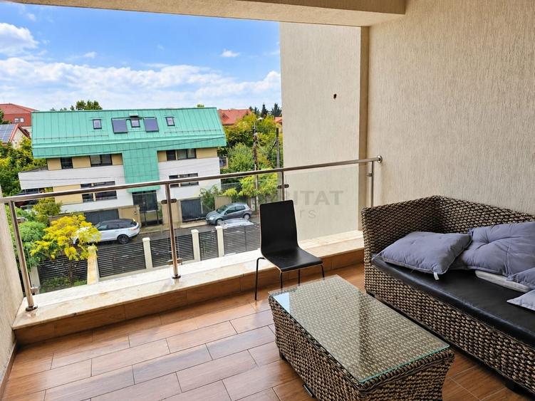 Apartament cu 3 camere decomandat, mobilat în Central