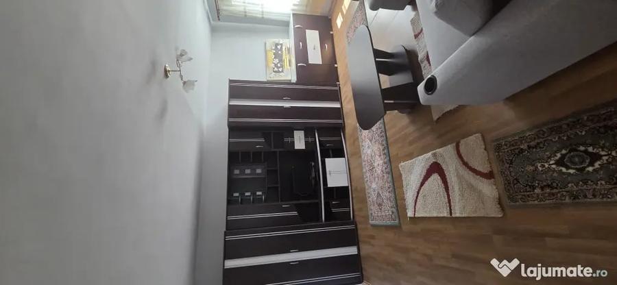 Garsonieră decomandată în Central