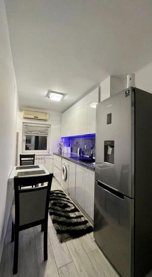 Apartament cu 2 camere decomandat în Rovine