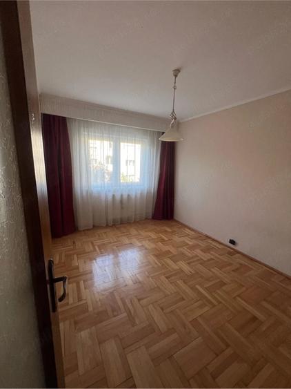 Apartament cu 3 camere decomandat în Rogerius