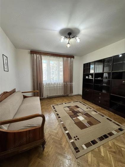 Apartament cu 3 camere decomandat în Kogălniceanu