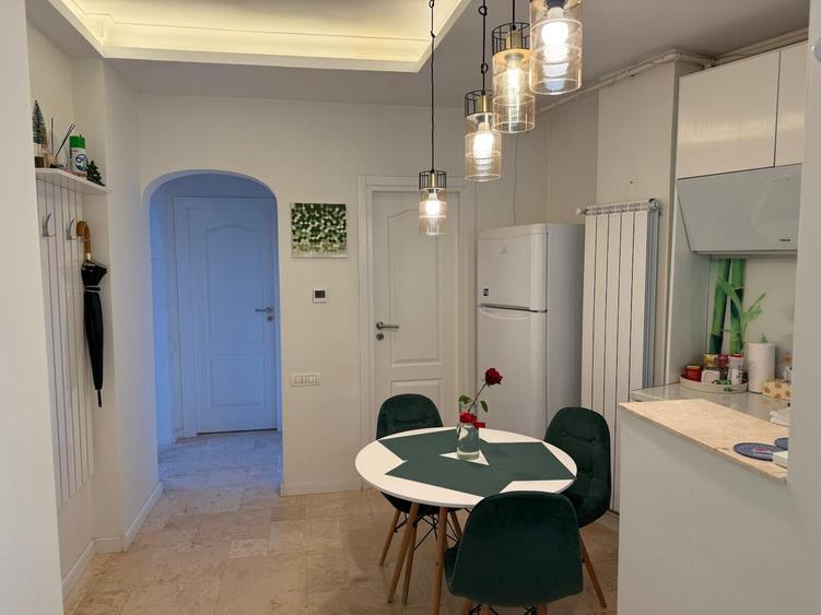 Apartament cu 2 camere decomandat, mobilat în P-ța Romană