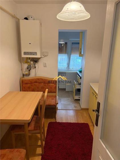 Apartament cu 2 camere decomandat, mobilat în Central