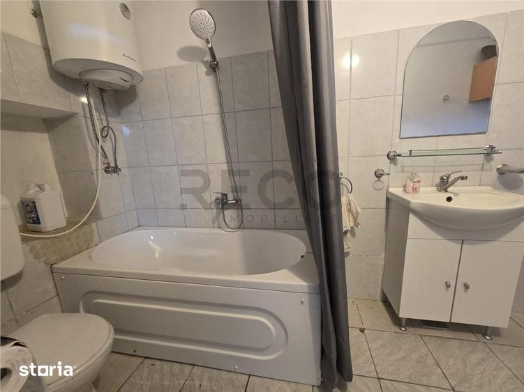 Casă cu 2 camere cu Teren 2685 Mp în Curtuișeni