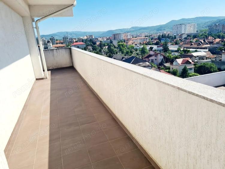 Apartament cu 3 camere în 1 Mai