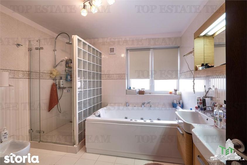 Casă cu 10 camere cu Teren 530 Mp în Agigea