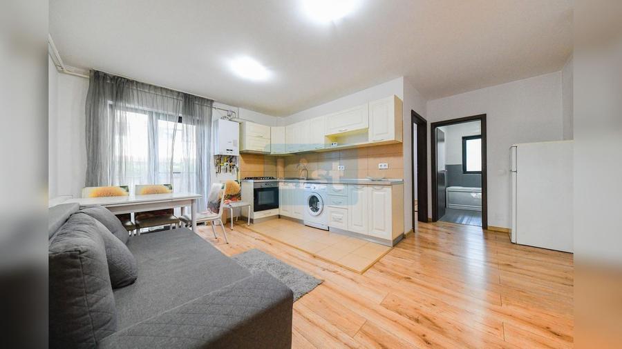 Apartament cu 3 camere semidecomandat în Între Lacuri