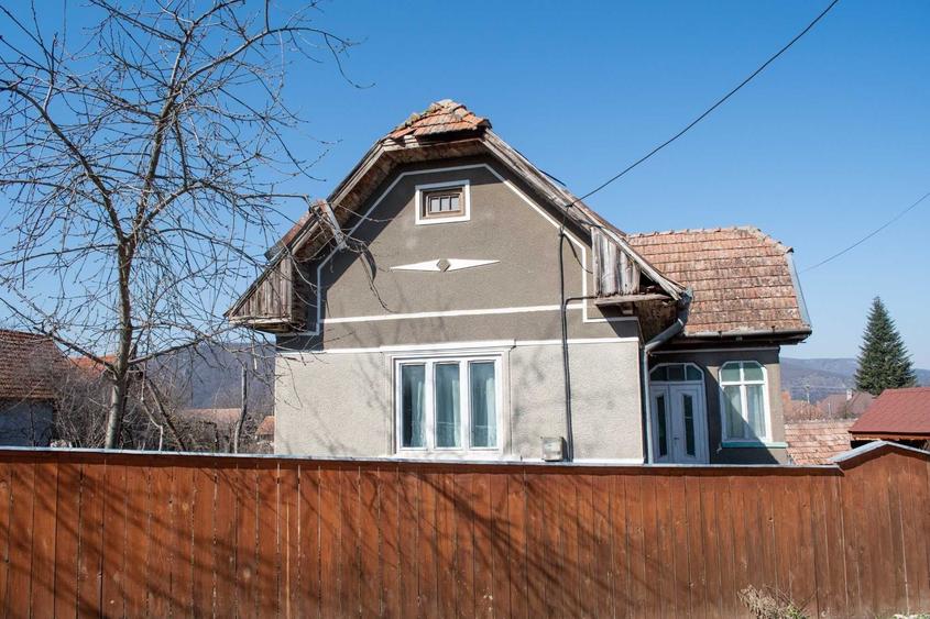 Casă cu 3 camere în Moldovenești