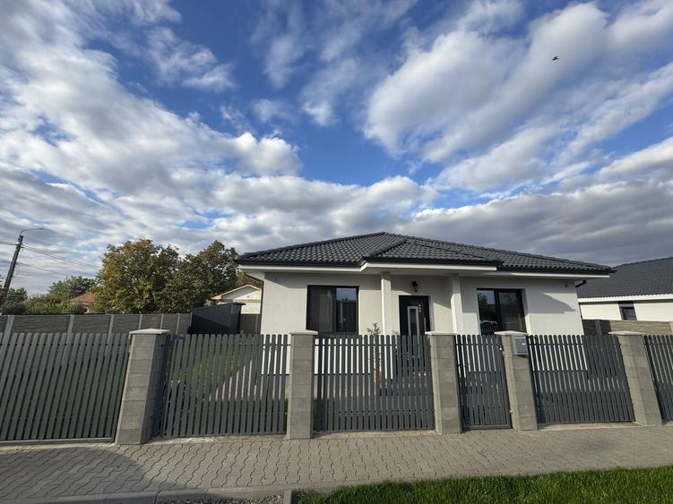 Casă individuală cu 3 camere cu Canalizare în Becicherecu Mic