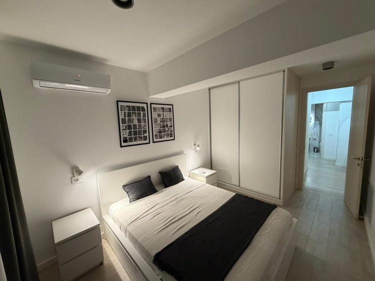 Apartament cu 3 camere decomandat, mobilat în P-ta Presei Libere