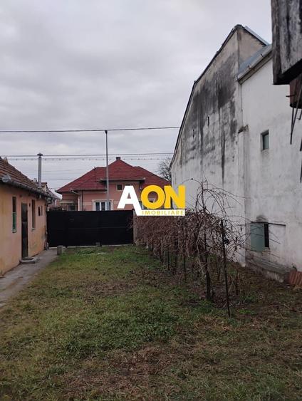 Casă individuală cu 2 camere cu Canalizare în Central