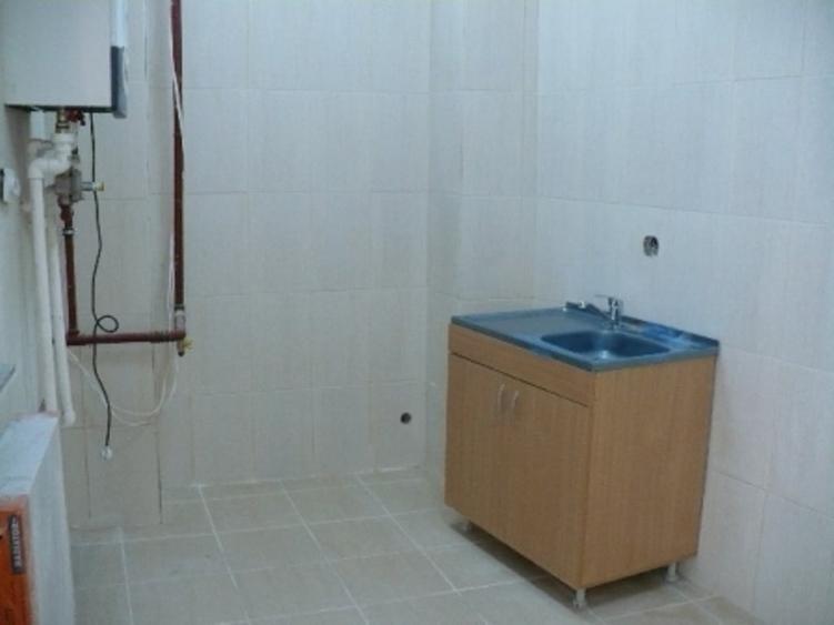 Casă individuală cu 8 camere cu Teren 540 Mp în Cotroceni