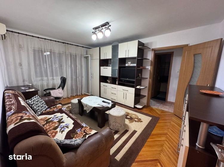 Apartament cu 2 camere semidecomandat, mobilat în Girocului