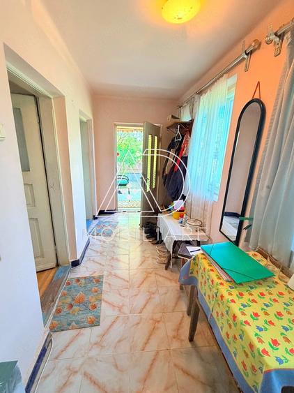 Casă cu 3 camere cu Teren 9730 Mp în Central