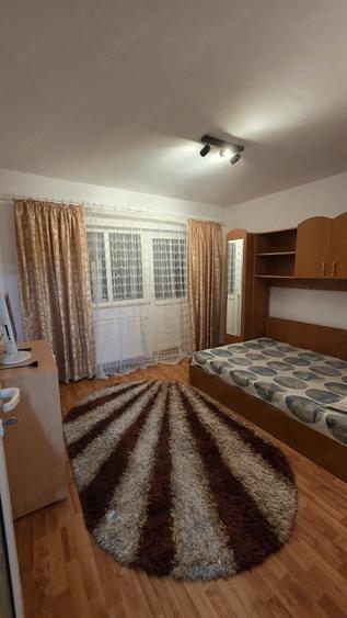 Apartament cu 3 camere decomandat în Criva de Sus