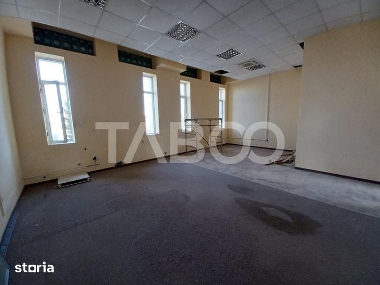 Spațiu comercial, de 750 mp, în Trei Stejari