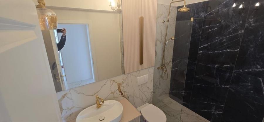 Apartament cu 2 camere decomandat în Calea București