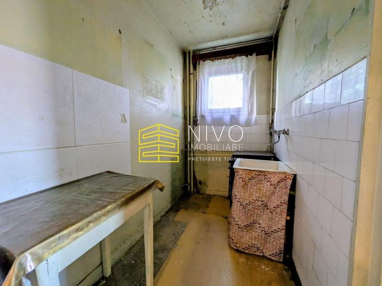 Apartament cu 3 camere semidecomandat în Budai