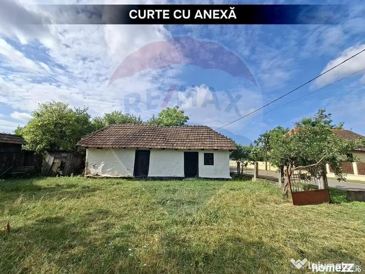 Casă cu 2 camere cu Teren 5447 Mp în Central