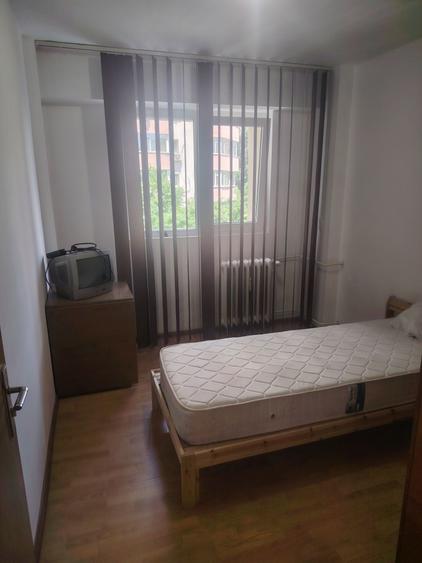 Apartament cu 3 camere decomandat, mobilat în Dristor
