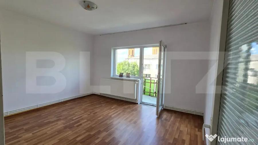 Apartament de vanzare, cu 3 camere, 76 mp, zona Micro 17 - 2