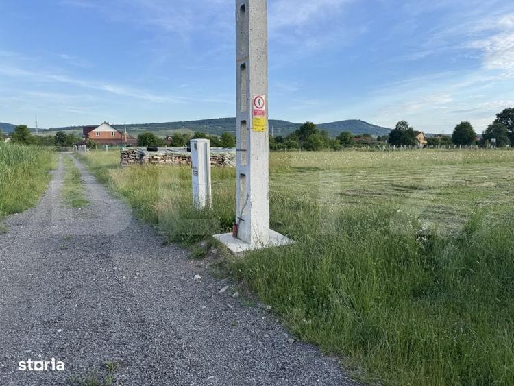 1600 mp de teren intravilan, situat intr-o zona linistita - 2