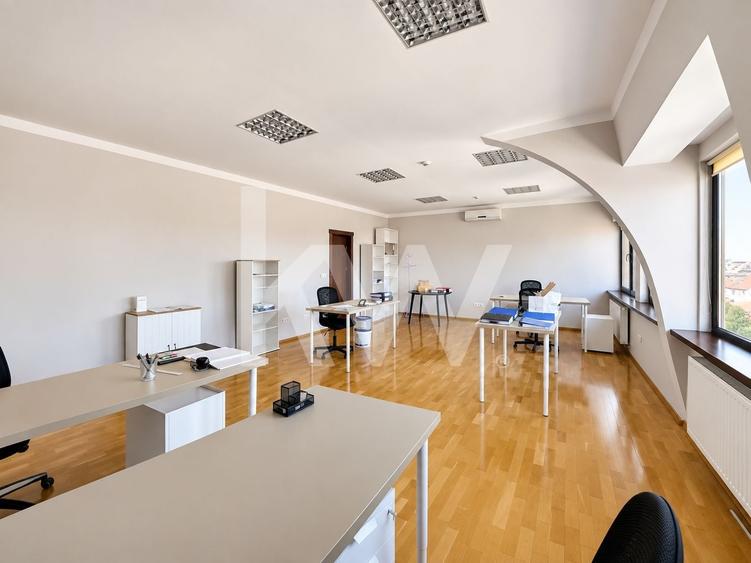 Birou, de 44.5 mp, în Central