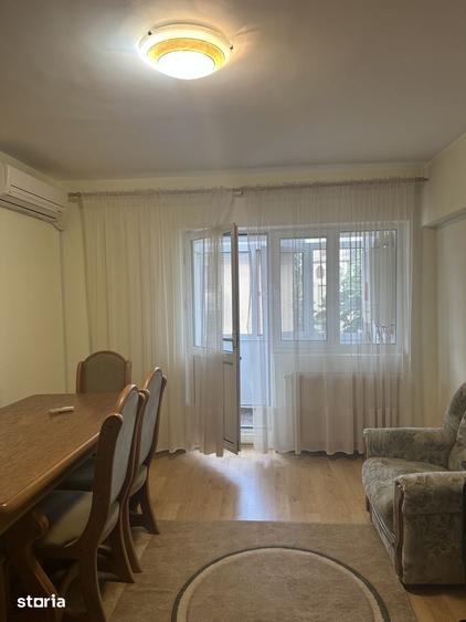 Apartament cu 3 camere decomandat în Câmpina