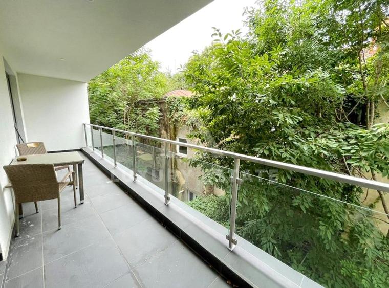 Apartament cu 3 camere decomandat, mobilat în Kiseleff