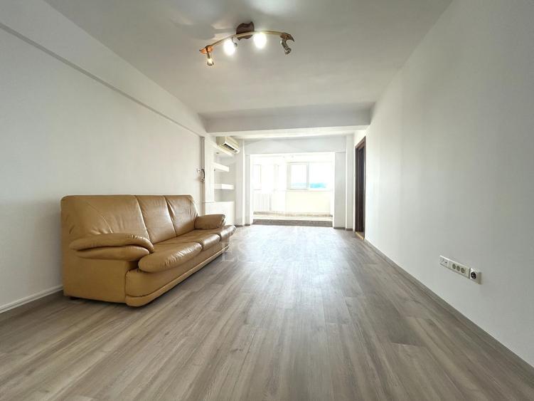 Apartament cu 4 camere semidecomandat, mobilat în ICIL