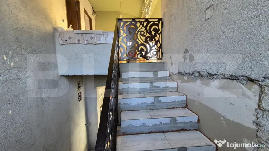 Casă cu 5 camere cu Teren 496 Mp în Cloșca